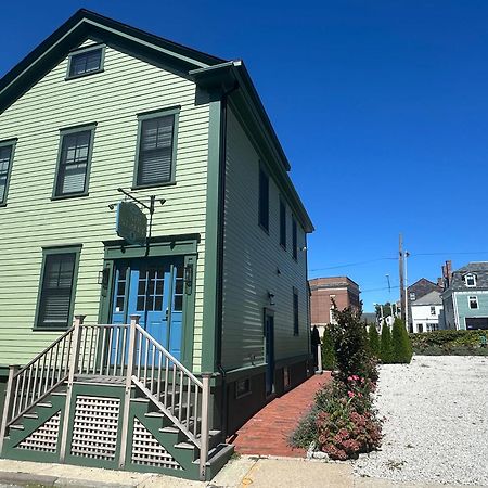 뉴포트 Prime Location! Renovated House! 6 Bed4 Bath 빌라 외부 사진