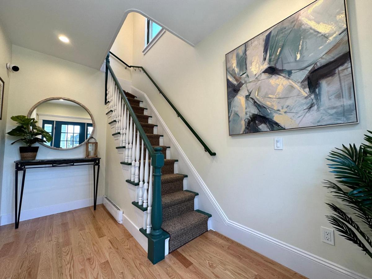 뉴포트 Prime Location! Renovated House! 6 Bed4 Bath 빌라 외부 사진