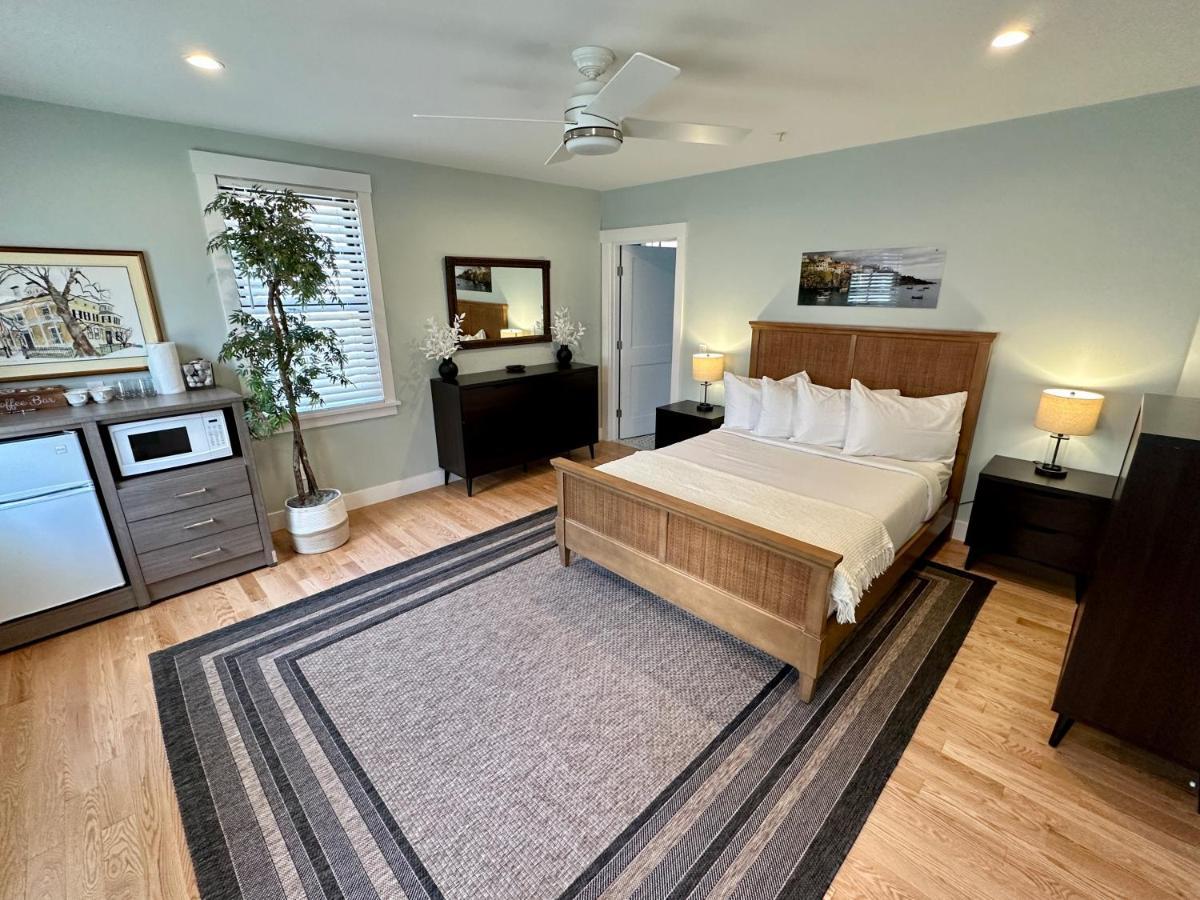 뉴포트 Prime Location! Renovated House! 6 Bed4 Bath 빌라 외부 사진