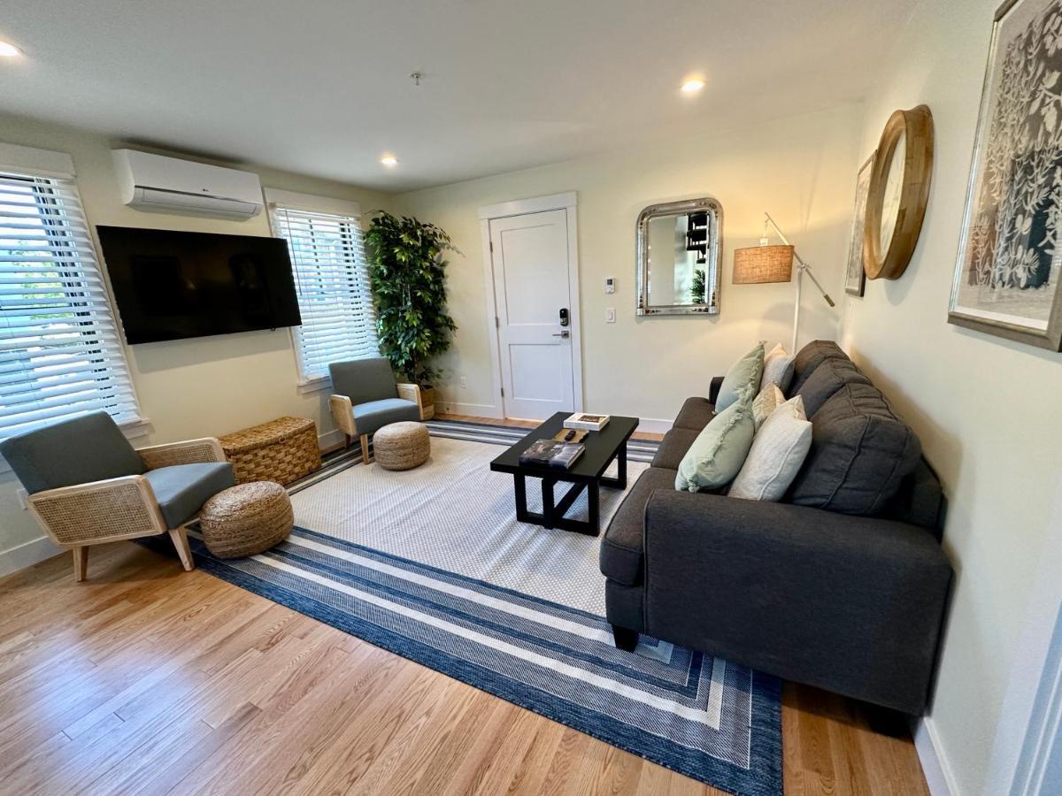뉴포트 Prime Location! Renovated House! 6 Bed4 Bath 빌라 외부 사진
