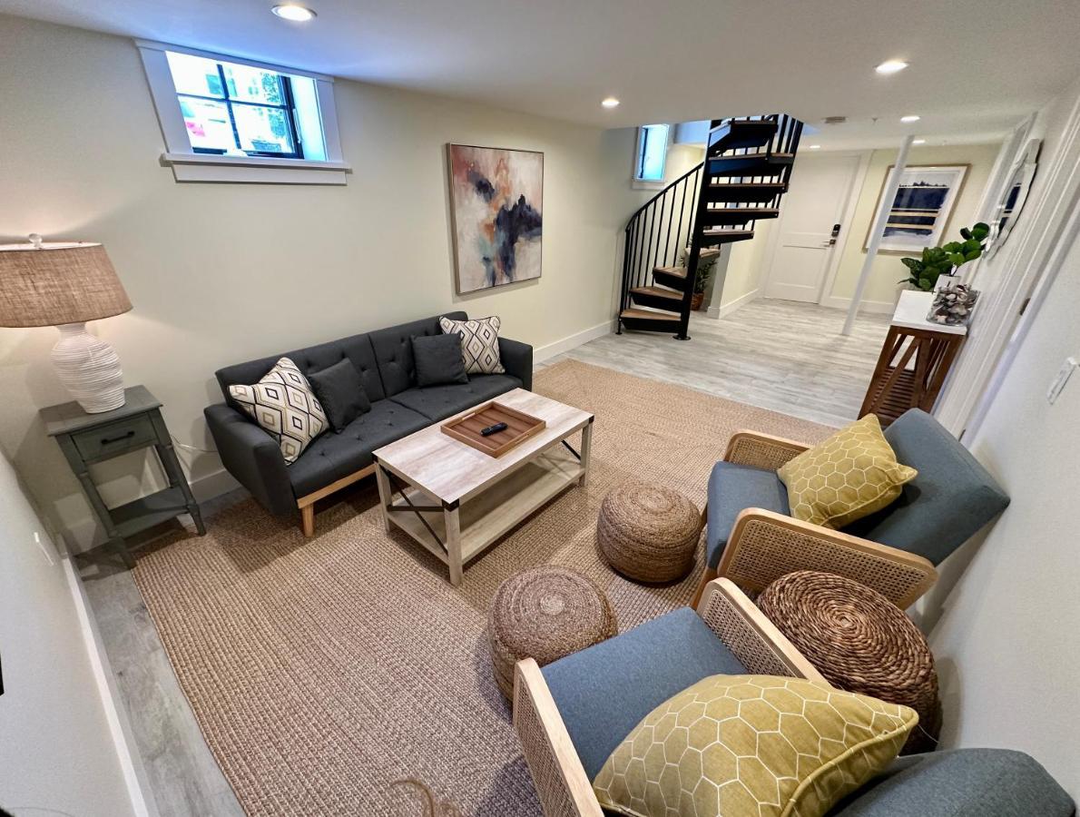 뉴포트 Prime Location! Renovated House! 6 Bed4 Bath 빌라 외부 사진