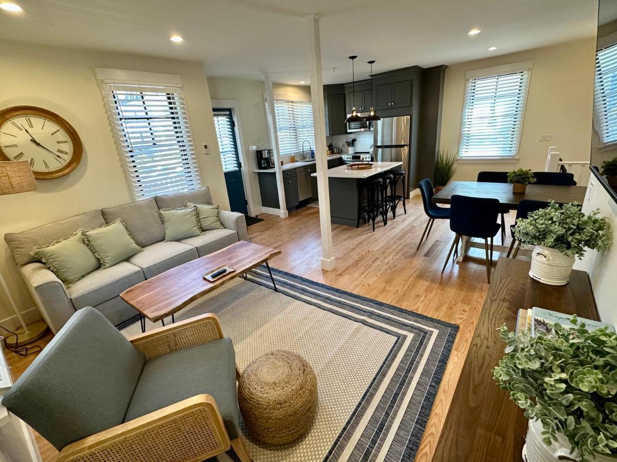 뉴포트 Prime Location! Renovated House! 6 Bed4 Bath 빌라 외부 사진