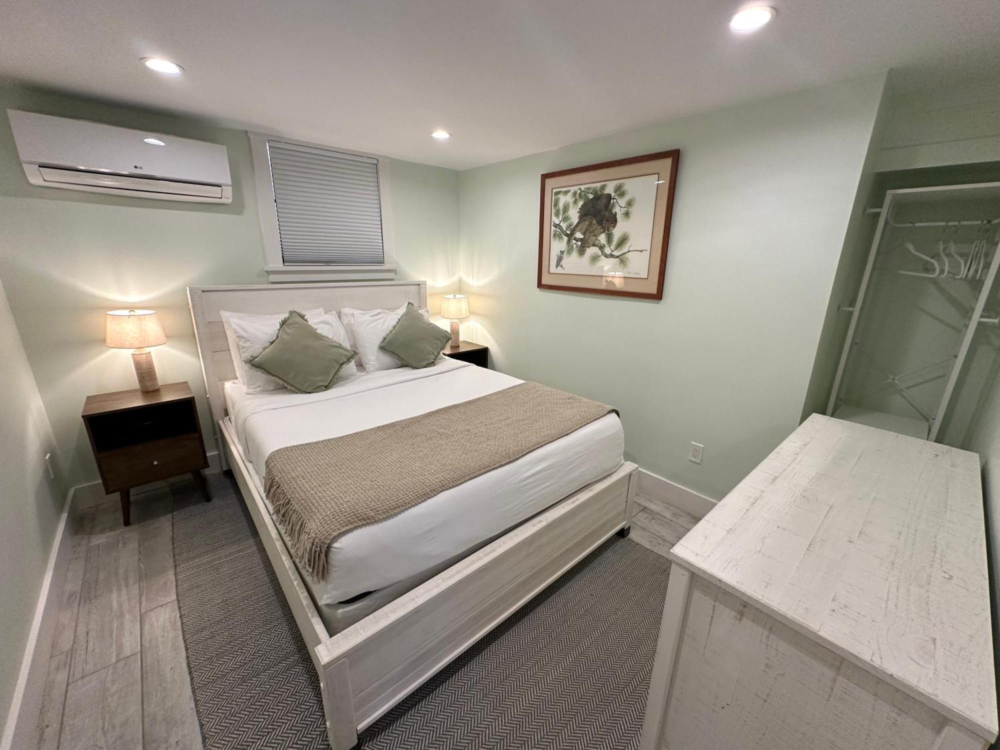 뉴포트 Prime Location! Renovated House! 6 Bed4 Bath 빌라 외부 사진